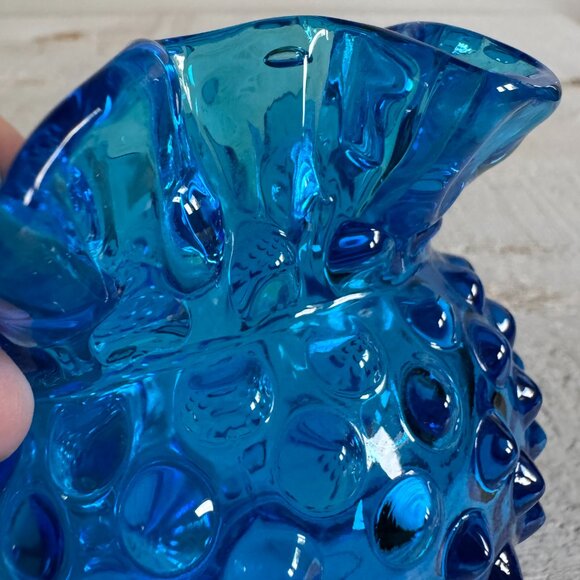 Vintage Small Blue Glass Fenton Hobnail Ruffle Vase - Picture 7 of 10
